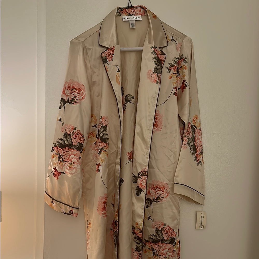 NWT Oscar de la Renta Cream and Pink Floral Robe